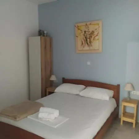 Daire Pefkonas Apartments2 100 M From The Psakoudia