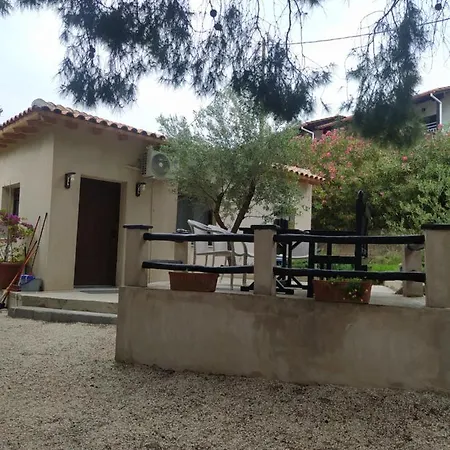 Pefkonas Apartments2 100 M From The